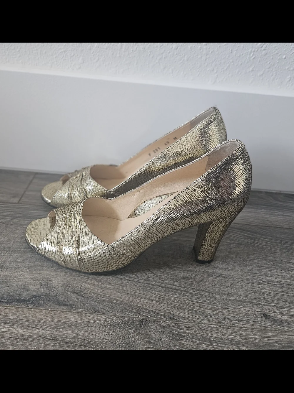 Taryn Rose Gold Metallic 3